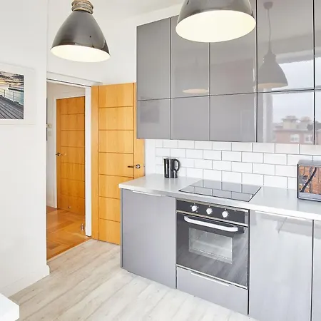 Host & - Boutique Balcony Whitby