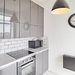 Host & - Boutique Balcony Apartment *